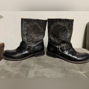 Frye Jenna Skull stud short boot